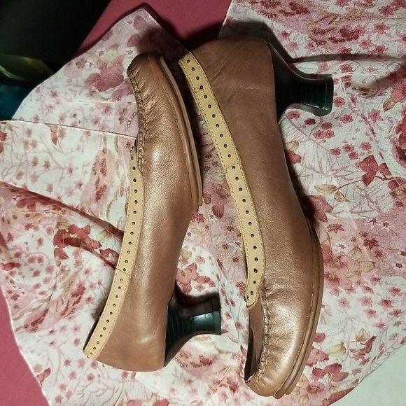 Macanna Shoes - Sz 7.5 Unique Vintage Italian Leather kitten heels